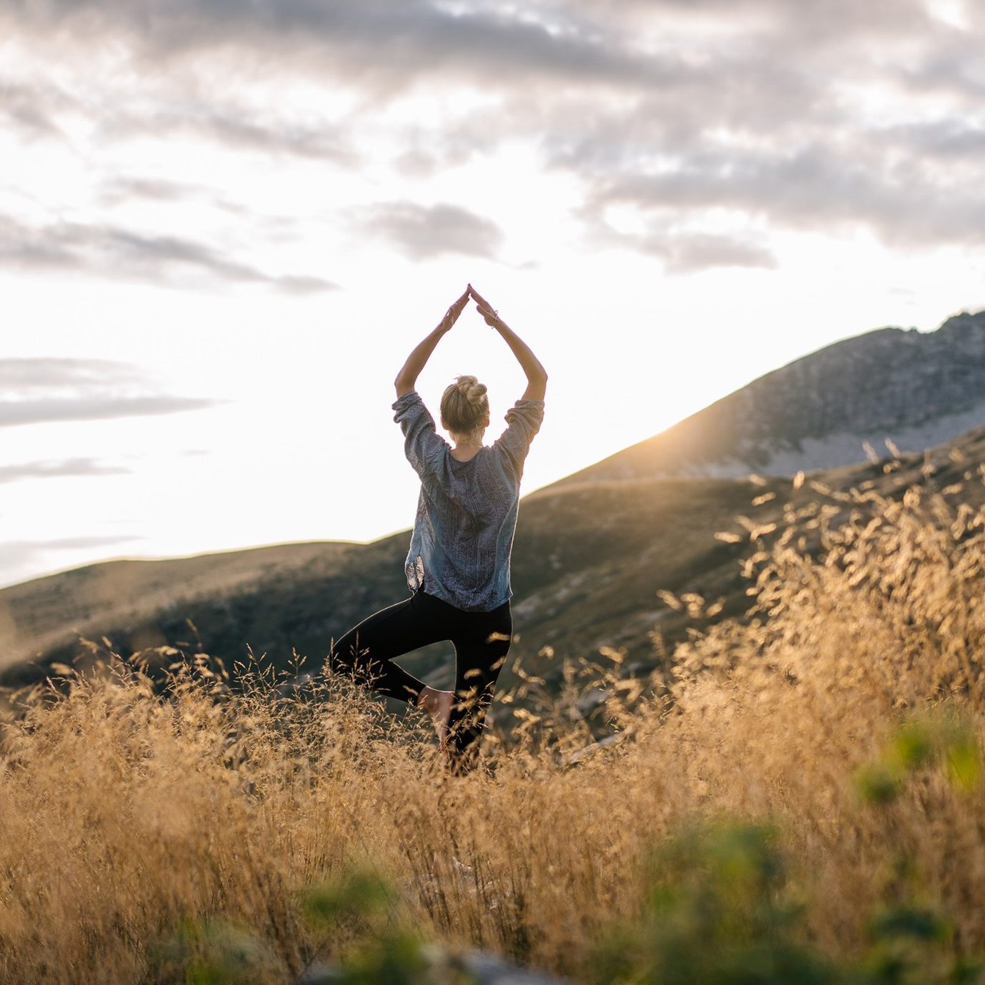 Word Stock Womans Yoga Pose Outdoors Aspect Ratio 1000 1000